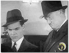Wade (R) speelde Inspecteur Queen in The Mandarin Mystery (1937), een makkelijk te vergeten film met Eddie Quillan (L) als Ellery Queen