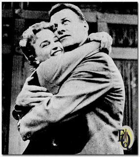 Bonnie Barlett's TV "prins" is Richard Coogan voor haar Vanessa Raven, in "Love Of Life" (1956).