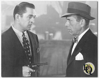 Ted De Corsia tegenover Humphrey Bogart in "The Enforcer" (1951).