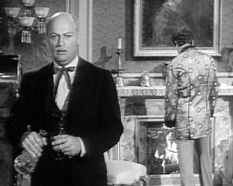  In "Love of a Bad Woman" ("Have Gun - Will Travel", CBS, 26 maa 1960) gelooft Dobkin (Haskel) dat zijn vrouw moorddadige bedoelingen koestert.