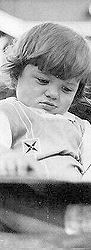 Een 16 maanden jonge George Nader.