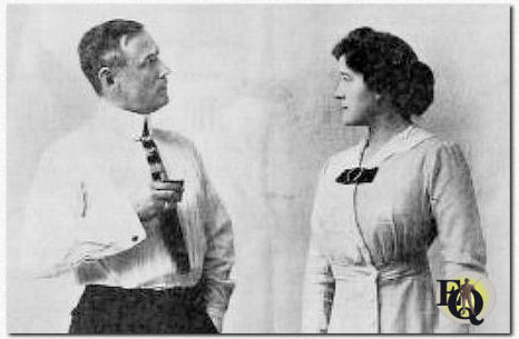 Publiciteitsfoto voor Charley Grapewin en Anna Chance in het Orpheum (1915). "Charley Grapewin, de favoriete komiek, zal verschijnen in de huiselijke komedie "Poughkeepsie" die een voortdurende lach is. Hij wordt ondersteund door Anna Chance, die niet alleen mooi is om naar te kijken, maar ook een uitstekende rol speelt in het humoristische acteerwerk van meneer Grapewin."