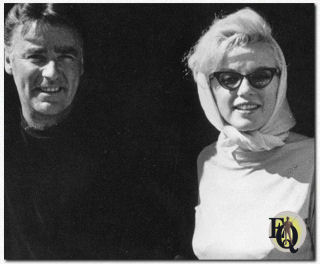 Marilyn Monroe en Peter Lawford in de Cal Neva Lodge, 29 juli 1962.