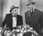 Charley Grapewin en Ralph Bellamy in "Ellery Queen and the Murder Ring".