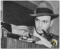  Dit speelgoedgeweer voorzien van het label "Gang Busters" maakte het bijna natuurlijk om te verkopen in een oorlogsbewuste wereld. Louis Marx, Inc. New York verkochten er reeds 350,000 aan één dollar het stuk. Santos Ortega  die deel uitmaakt van "Gangbusters" (1936-1940) bediende hier zelf zo'n exemplaar.