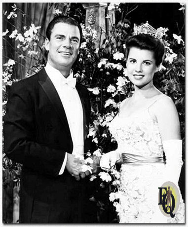 Bert Parks with 1964 Miss America Jacqueline Mayer.