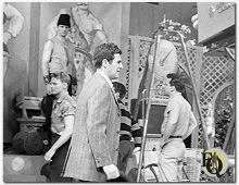 Lee Philips op de set van "A Girl named Daisy" (27 maa 1959) een episode van de TV reeks "The Further Adventures of Ellery Queen".
