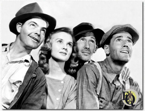 Promotionele foto voor "Grapes of Wrath" (1940) (L naar R) Eddie Quillan, Dorris Bowden, John Carridine en Henry Fonda.