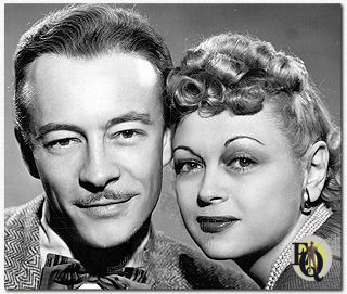 Teammates: Les Tremayne en Alice Reinheart, echtgenoot en vrouw in het echte leven, spelen de rollen van Jeff en Virginia Carter, broer en zus, in het nieuwe Carlton E. Morse dagelijkse radioserie over het Amerikaanse familieleven, "The Woman in My House" (april 1951) op NBC.