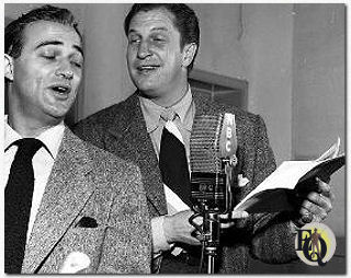 Dobkin en Vincent Price tijdens de radio uitzending van "The Saint".