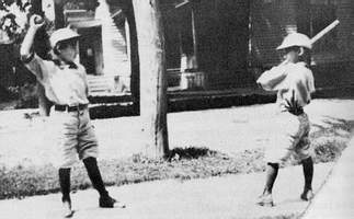 Lee (links) en Danny (rechts) gedurende de zomer van 1912 in Elmira.