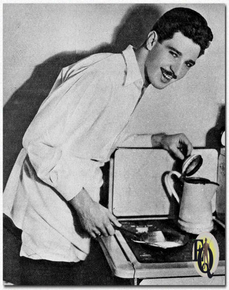 An announcer turns culinary as Kenneth Roberts gets his own breakfast, and what's more, eats it, too! ("Radio Mirror", 1934)