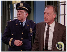 In de "Batman" episode, "The Entrancing Dr. Cassandra" (7 maart 1968) speelde David Lewis (R) Gevangenisbewaker Crichton, en Bill Zuckert was de kapitein in de gevangenis. 
